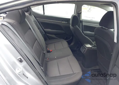 2017 Hyundai Elantra Value Edition z USA, uszkodzony, nr VIN 5NPD84LF4HH207202